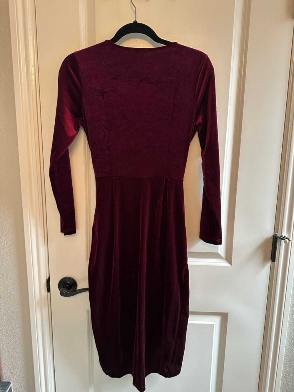 Cranberry velour Ruched long sleeve Midi Dress - Picture 4 of 4